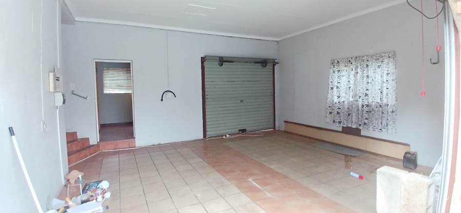 5 Bedroom Property for Sale in La Provance Free State